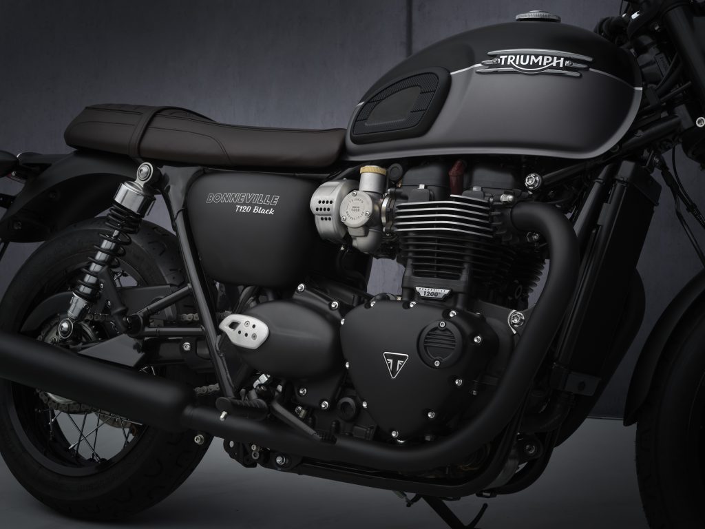 2021-Triumph-Bonneville-T120-Black-Detail-07-1024x768