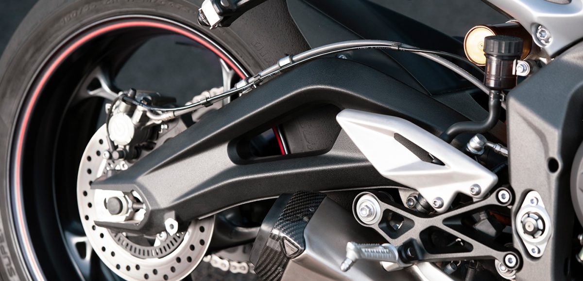 Street-Triple-RS-20MY-Variant-Page-Gullwing-Swingarm-1410x793px-1200x580